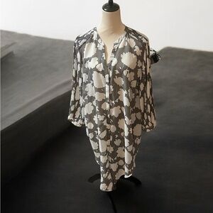 Lane Bryant Boxy Gray and White Tunic Blouse